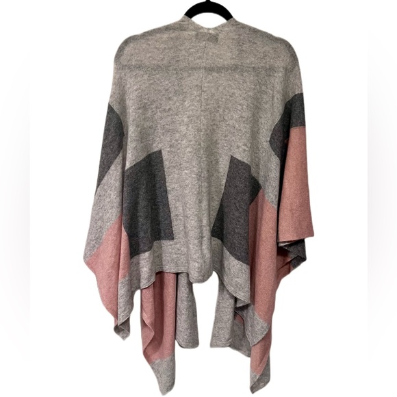 Charter Club Luxury 100% Cashmier One Size Gray Pink Shawl. - Picture 4 of 8